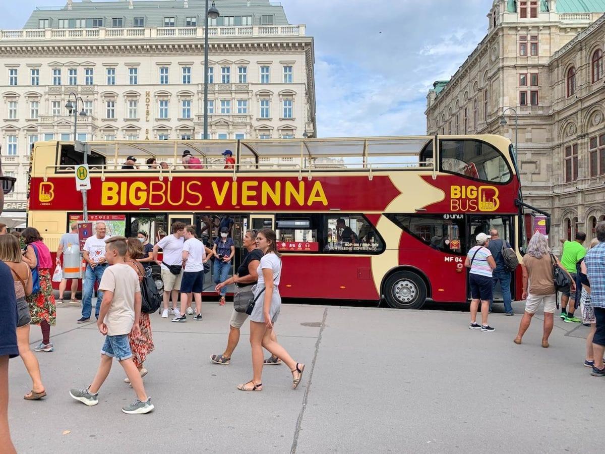 Family Deluxe A Stone Throw From The City Centre And Danube Viena Exterior foto