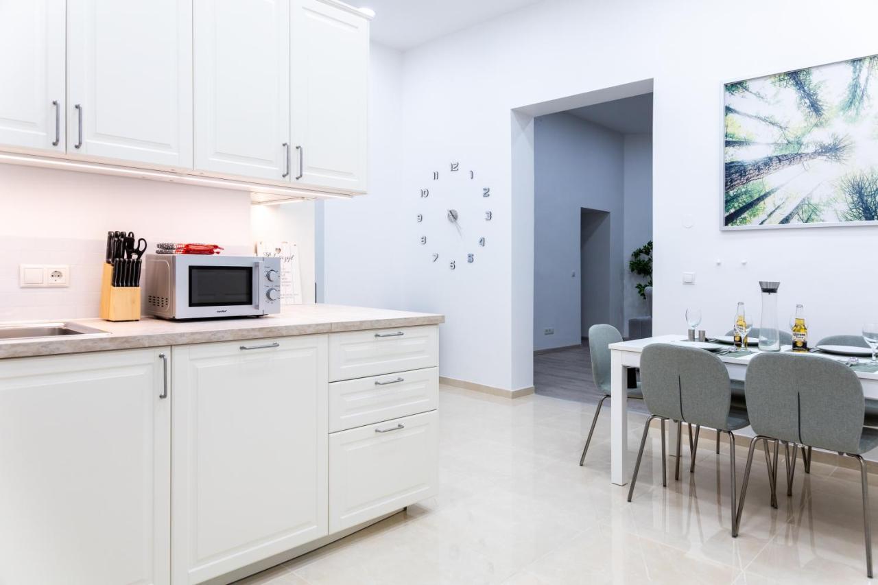 Family Deluxe A Stone Throw From The City Centre And Danube Viena Exterior foto