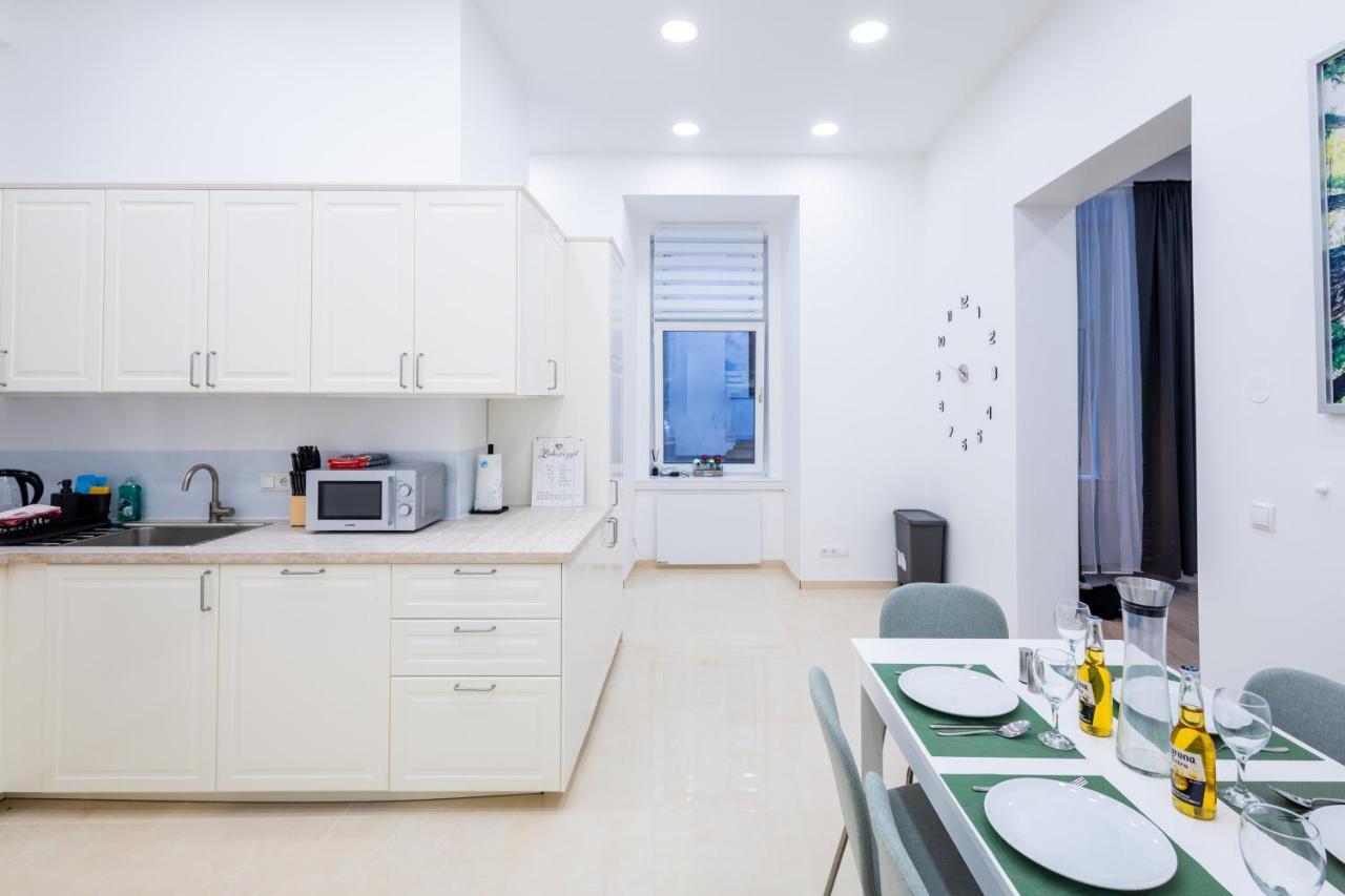 Family Deluxe A Stone Throw From The City Centre And Danube Viena Exterior foto