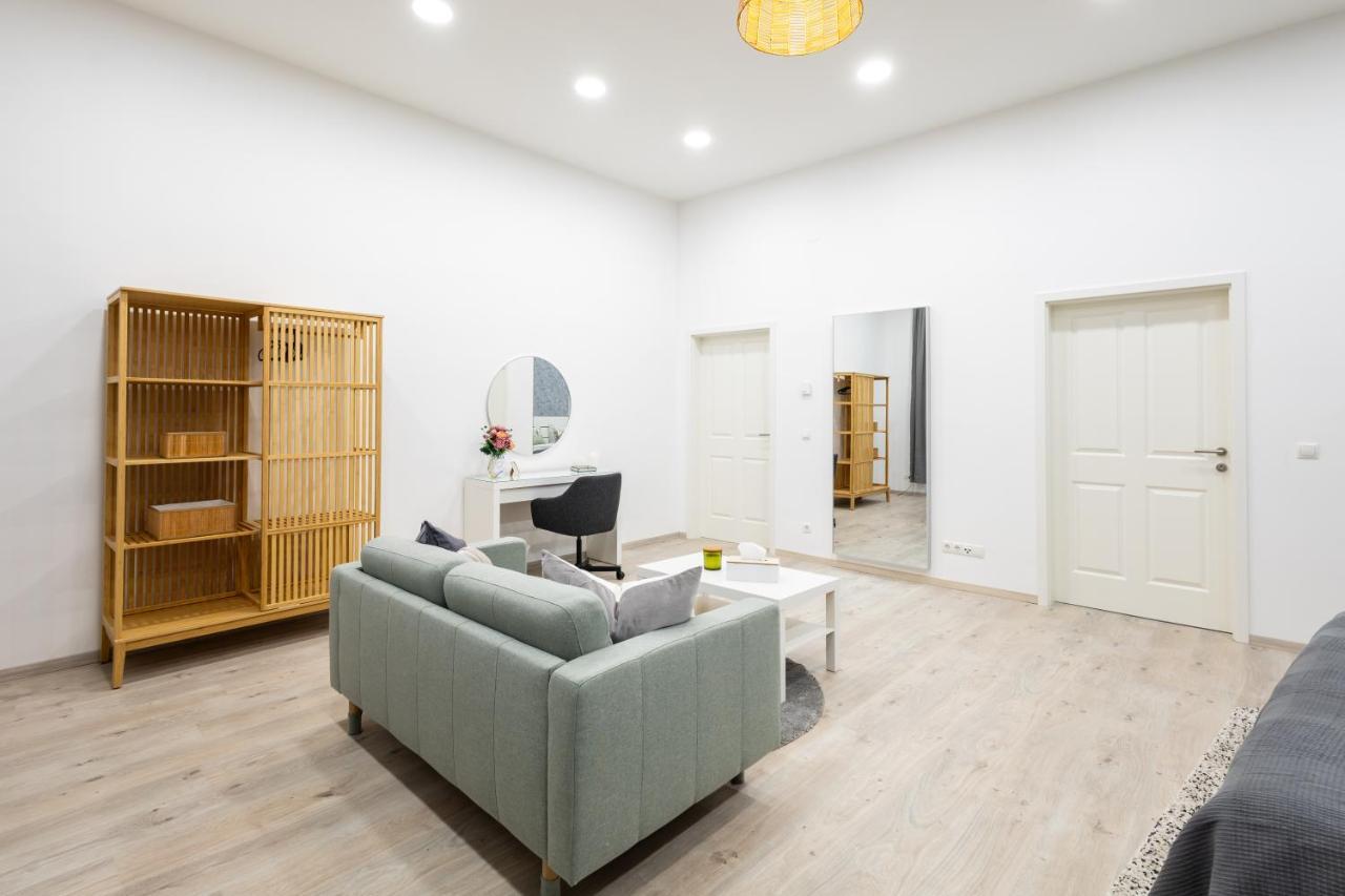 Family Deluxe A Stone Throw From The City Centre And Danube Viena Exterior foto